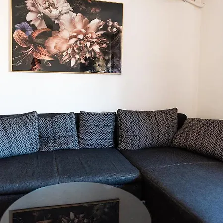 Chic 2-Room Apartment In The Heart Of Bucharest With Amazing View Exterior photo